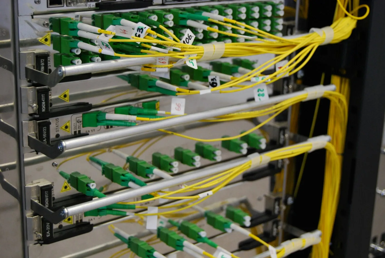 Fibre distribution frame in an MDF room